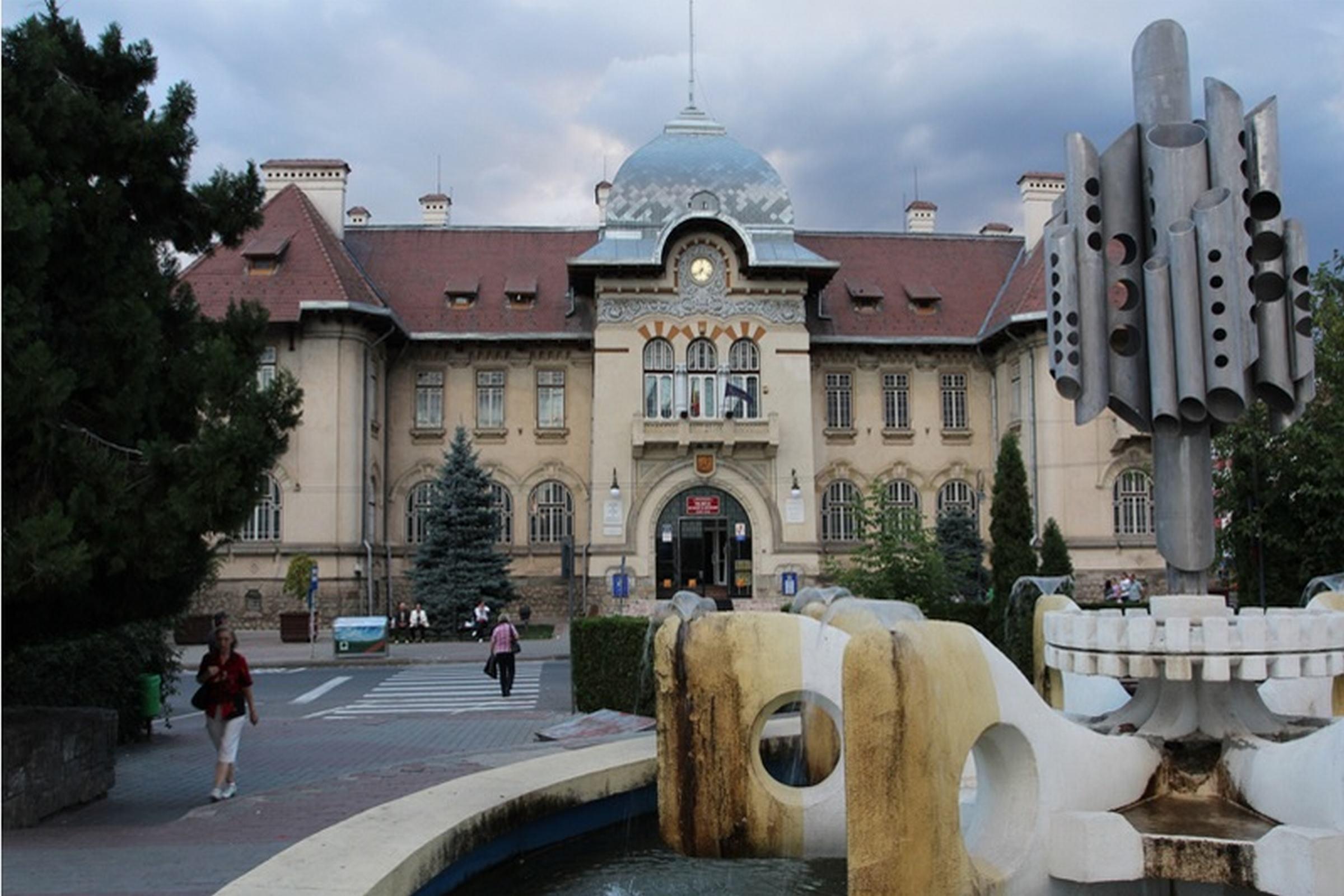 Central Plaza Hotel Piatra Neamt Exterior photo